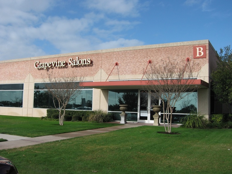 Grapevine Salon.JPG